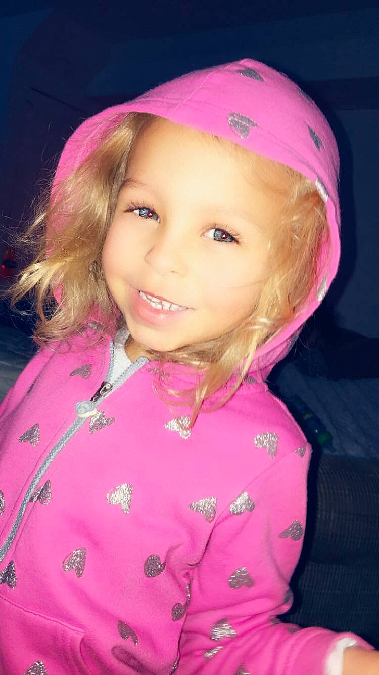 Khalia is registered to the contest to win money with this photo: beauty, blond, brown_hair, cheek, child, child_model, eye, face, fun, girl, head, human_hair_color, infant, lip, magenta, person, pink, portrait_photography, skin, smile