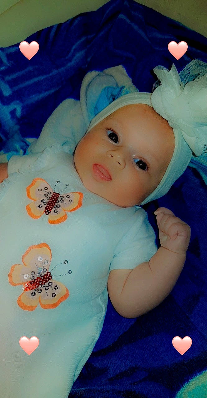 Inès a rejoint le concours — aidez-le/la à gagner de superbes lots ! baby, cheek, child, doll, person, product, skin, toddler, toy