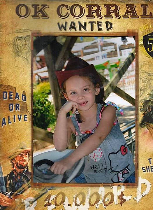 Léa a rejoint le concours — aidez-le/la à gagner de superbes lots ! album_cover, joy, photomontage, poster