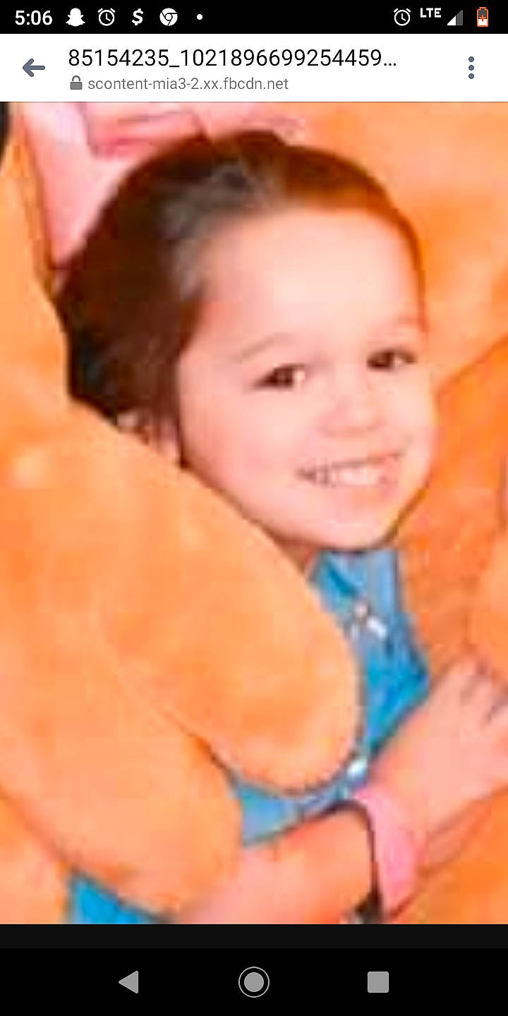 Shayla is registered to the contest to win money with this photo: arm, beauty, cheek, chin, ear, eyebrow, facial_expression, finger, forehead, gesture, hand, happy, human_body, joy, mouth, neck, nose, person, skin, smile