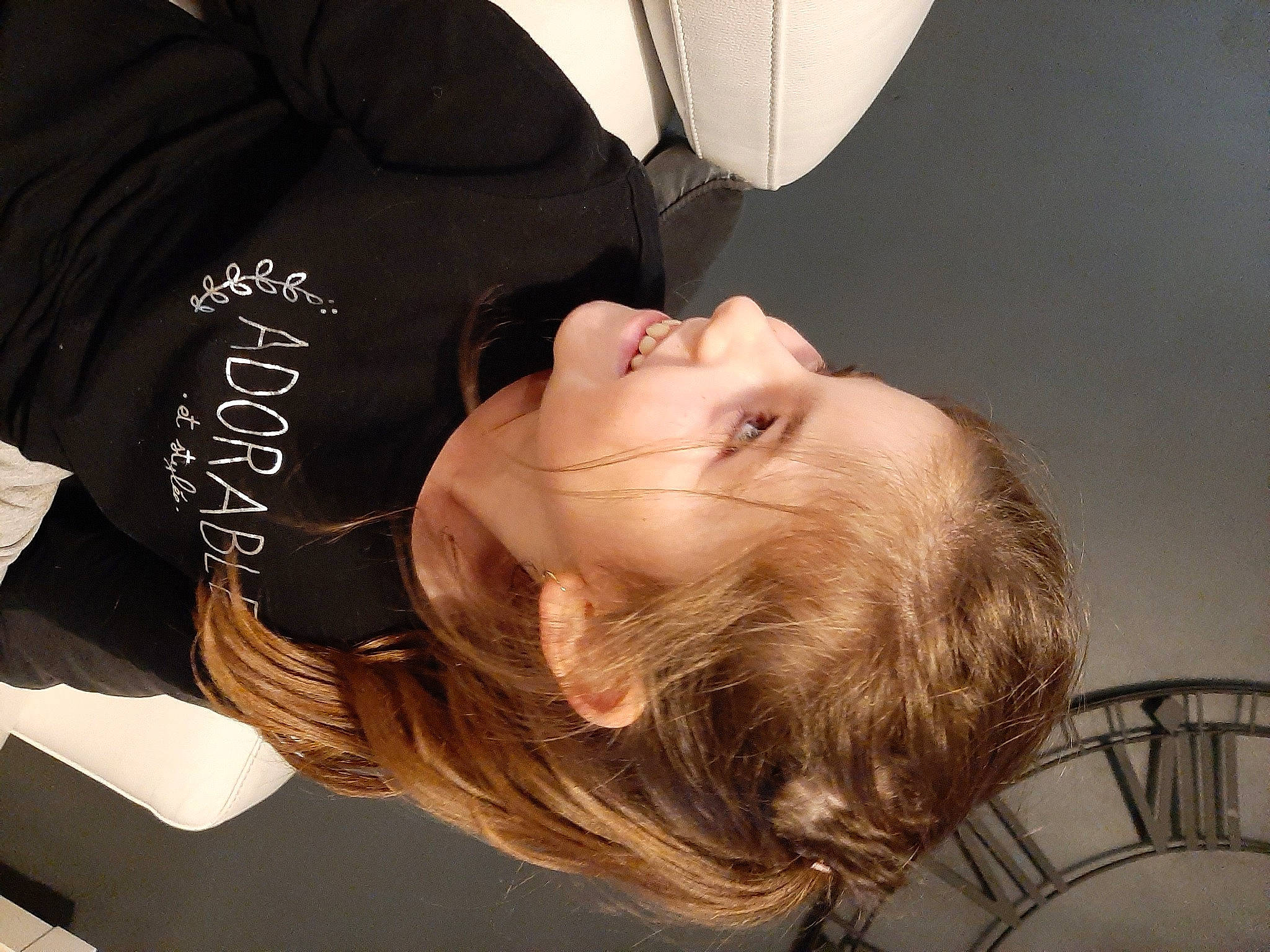 Loicya participe au concours pour gagner de l'argent avec cette photo : arm, beauty, black_hair, blond, cheek, chin, ear, eye, face, forehead, hair, hairstyle, head, human, lip, long_hair, mouth, neck, nose, person