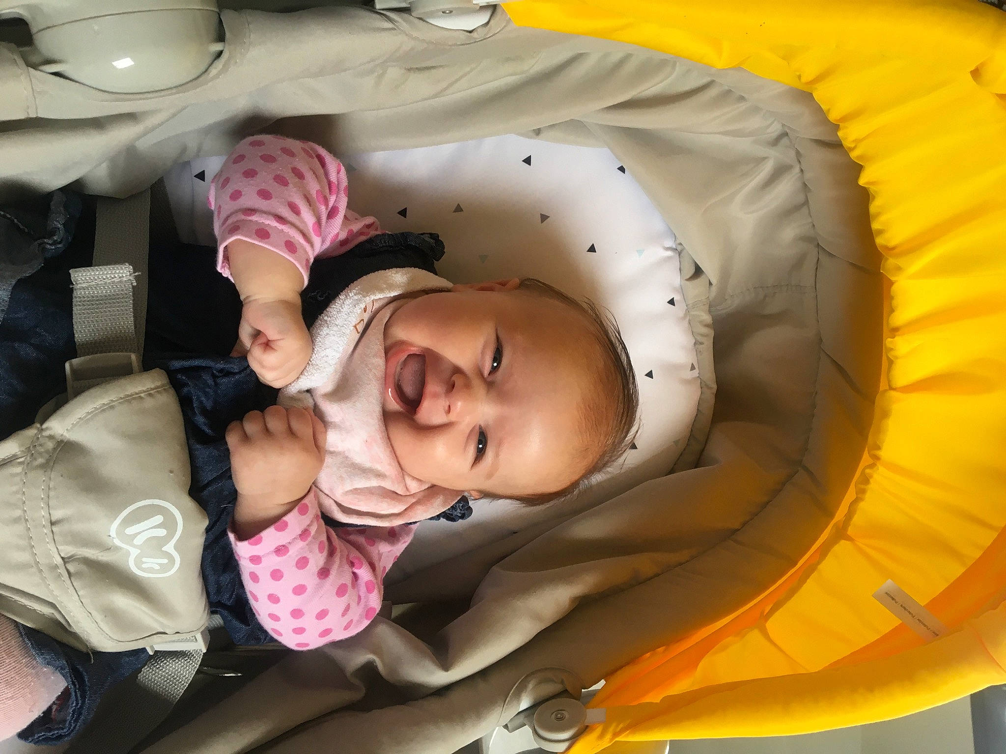 Maëlle participe au concours pour gagner de l'argent avec cette photo : baby, baby_carriage, baby_products, baby_safety, baby_toddler_clothing, car_seat, cheek, child, comfort, fun, happy, hat, headgear, leisure, mouth, person, pink, recreation, room, smile