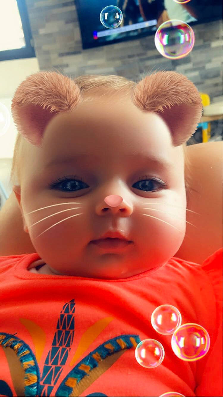 Maëlle a rejoint le concours — aidez-le/la à gagner de superbes lots ! baby, blond, cheek, child, chin, close_up, ear, eyebrow, eyelash, forehead, fun, happy, iris, lip, mouth, nose, person, product, skin, t_shirt