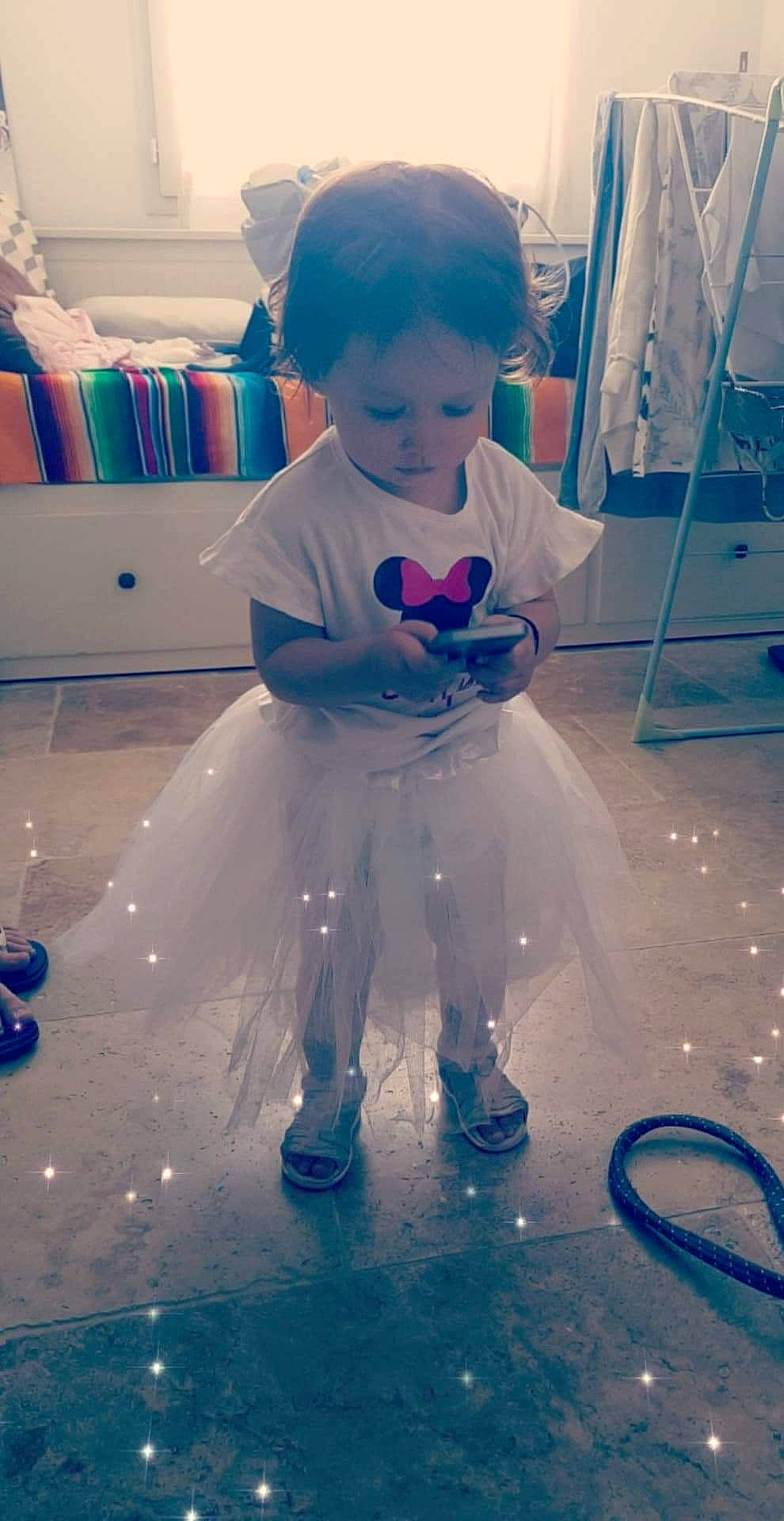 Emilya a rejoint le concours — aidez-le/la à gagner de superbes lots ! baby, child, fun, leisure, person, plastic_bottle, play, toddler, water