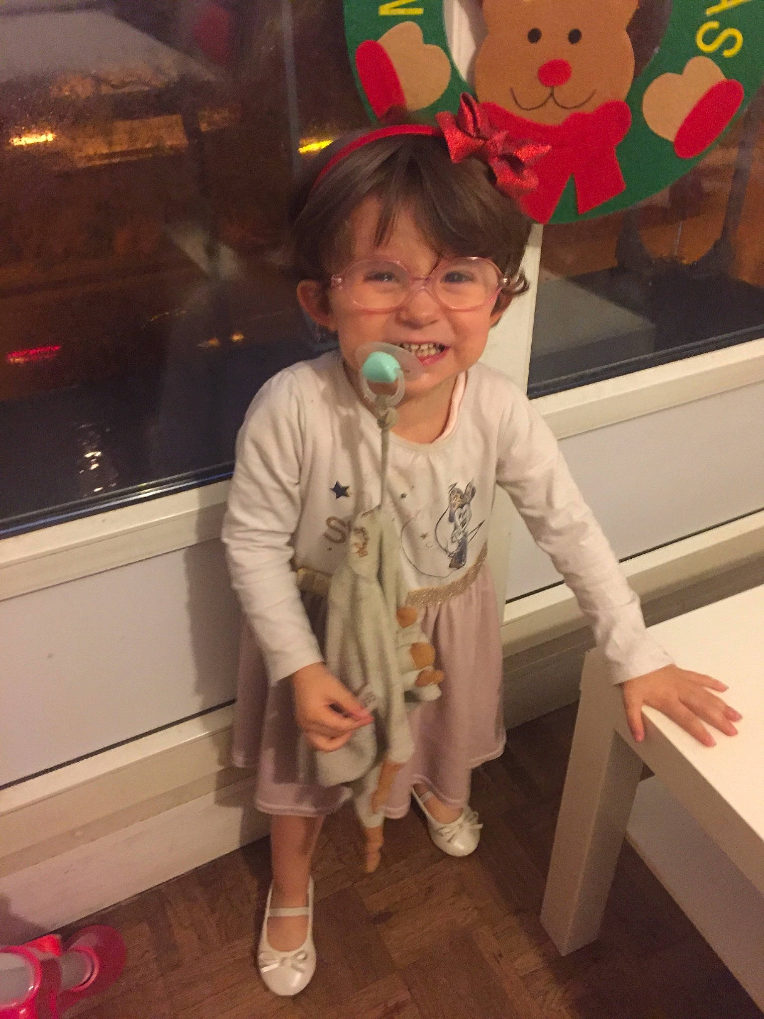 Elyanna participe au concours pour gagner de l'argent avec cette photo : child, clothing, day, fun, girl, infant, joy, leg, person, play, product, room, skin, smile, snapshot, standing, textile, toddler