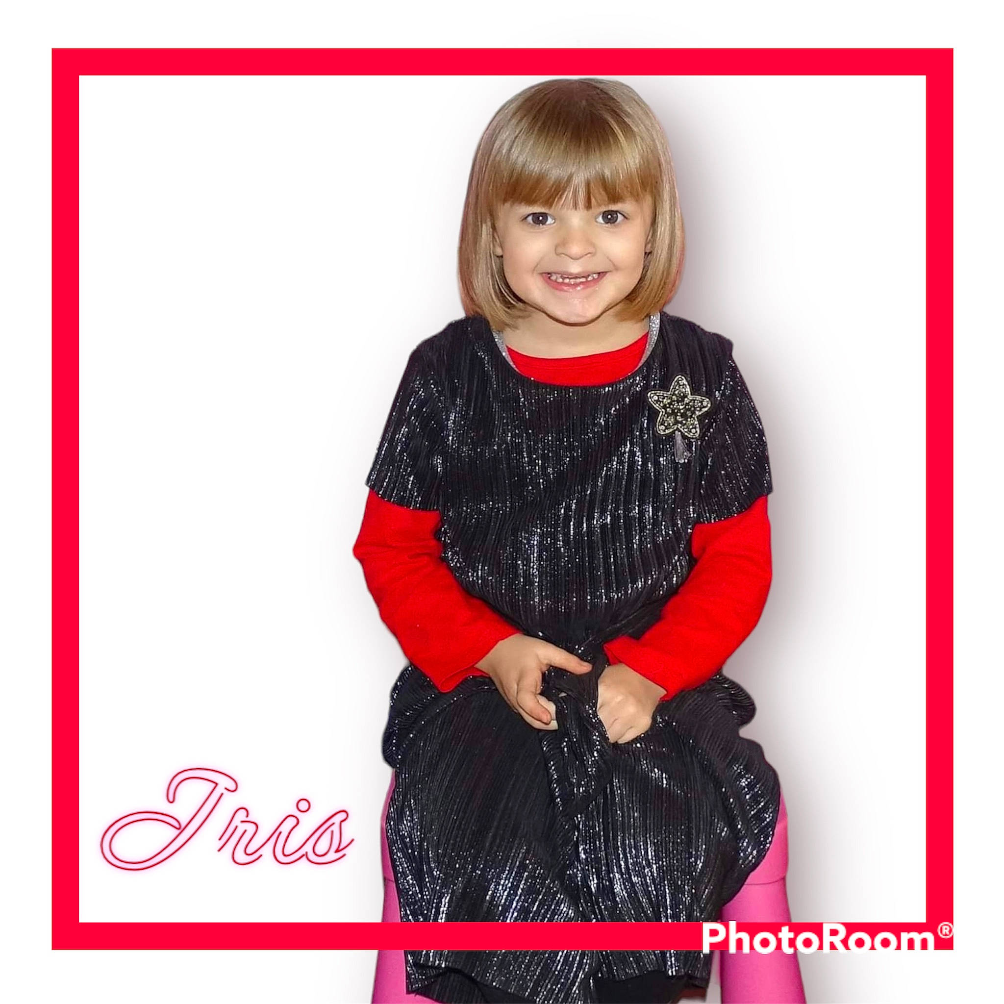 Iris a rejoint le concours — aidez-le/la à gagner de superbes lots ! clothing, day_dress, dress, electric_blue, fashion_design, font, formal_wear, happy, jewellery, joy, knee, magenta, neck, one_piece_garment, outerwear, pattern, person, pink, sleeve, smile