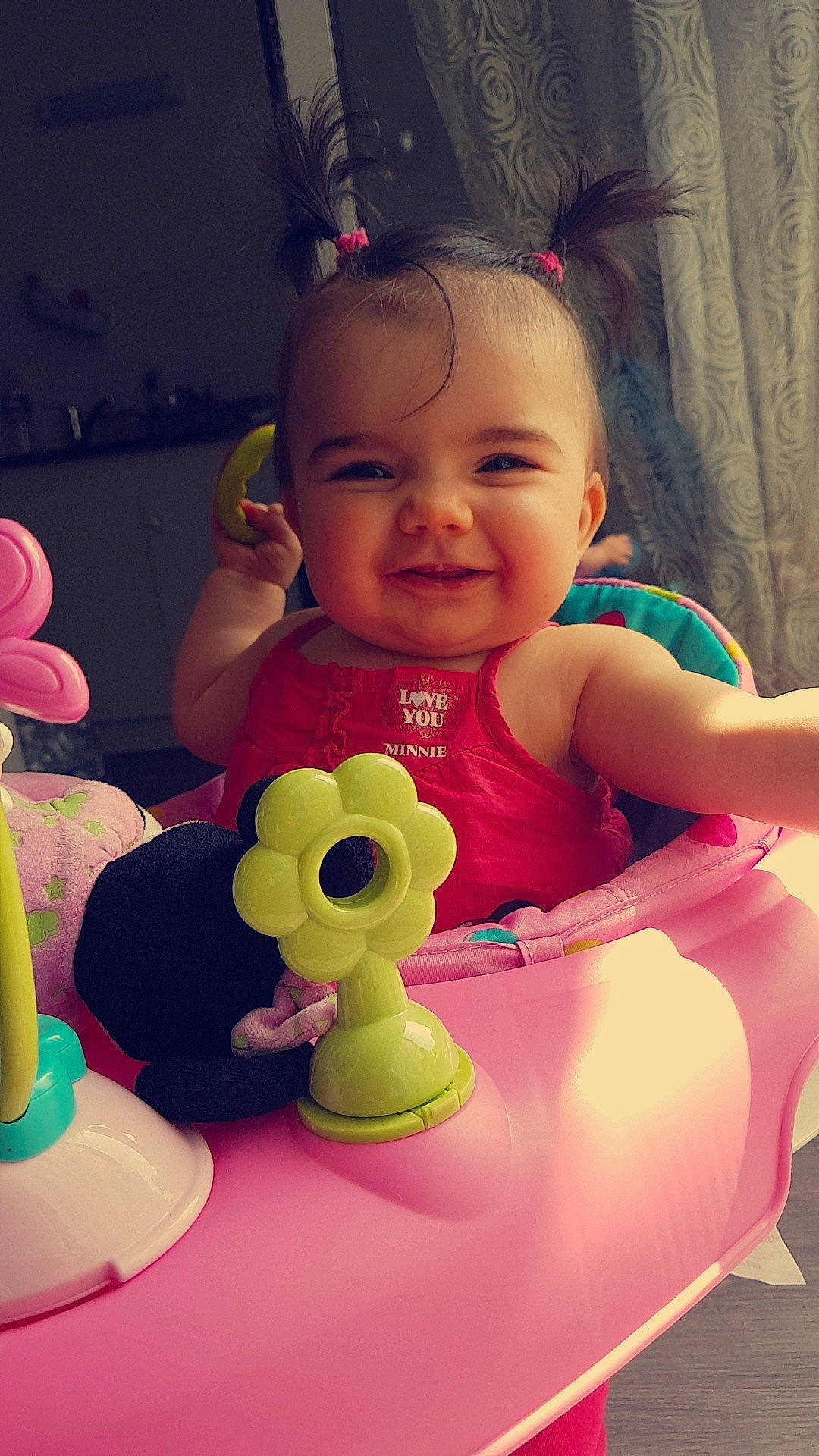 Layana participe au concours pour gagner de l'argent avec cette photo : cheek, child, fun, girl, happiness, infant, magenta, person, pink, play, product, skin, smile, toddler, toy