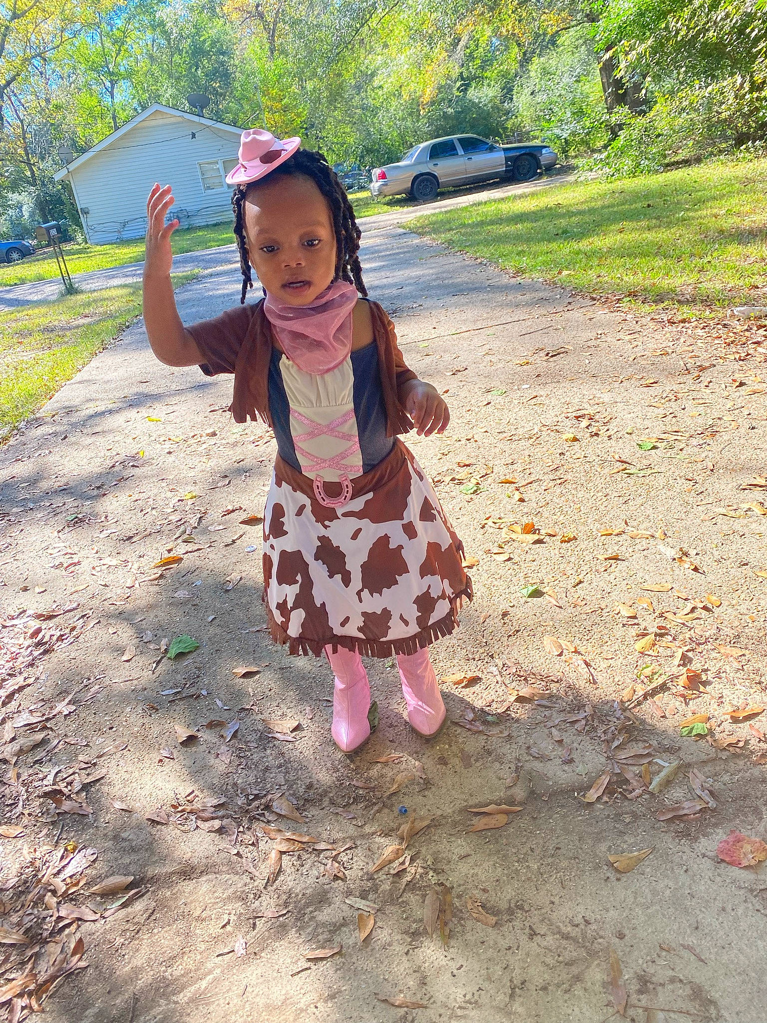 Takaria is registered to the contest to win money with this photo: baby_toddler_clothing, car, eye, fawn, fun, grass, happy, head, human_body, leaf, leisure, magenta, pattern, people_in_nature, person, plant, recreation, tints_and_shades, tire, toddler