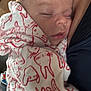 Rose a rejoint le concours — aidez-le/la à gagner de superbes lots ! baby, sleeping, blanket, bunny_pattern, child, infant, person, resting, comfort, closeup, cuddle, soft, warm, indoor, portrait, head, face, peaceful, snug, holding