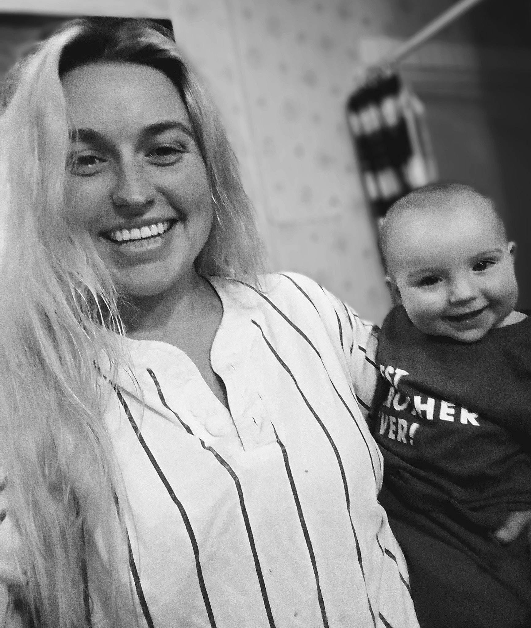 Colson is registered to the contest to win money with this photo: black, black_and_white, eye, eyewear, face, facial_expression, flash_photography, fun, gesture, hairstyle, hand, happy, headgear, iris, joy, monochrome, monochrome_photography, person, shoulder, smile