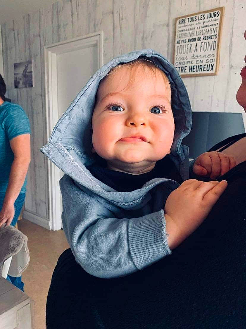 Pablo participe au concours pour gagner de l'argent avec cette photo : baby, baby_products, baby_toddler_clothing, cheek, child, comfort, cool, eyebrow, eyelash, facial_expression, fun, gesture, headgear, lip, mouth, nose, person, product, skin, sleeve