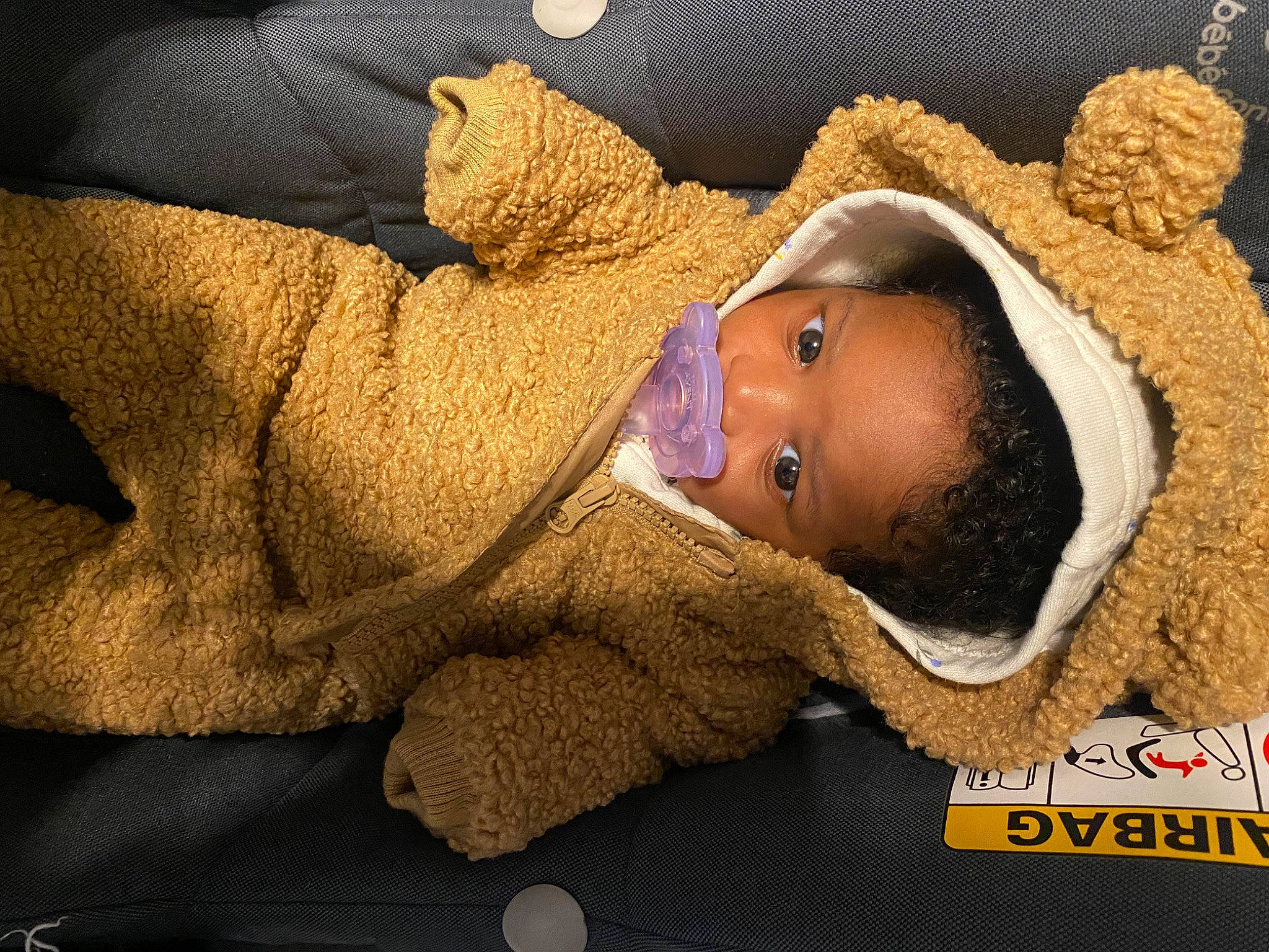 Aaliyah a rejoint le concours — aidez-le/la à gagner de superbes lots ! baby, baby_products, baby_sleeping, baby_toddler_clothing, bedtime, cap, child, comfort, eye, face, happy, headgear, knit_cap, linens, person, room, skin, sleeve, smile, textile