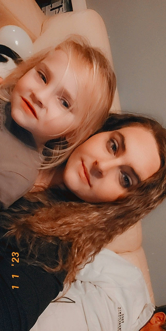 Shelby a rejoint le concours — aidez-le/la à gagner de superbes lots ! cap, cheek, chin, cool, eye, eyebrow, eyelash, face, facial_expression, flash_photography, forehead, happy, iris, jaw, joy, lip, mouth, nose, organ, person