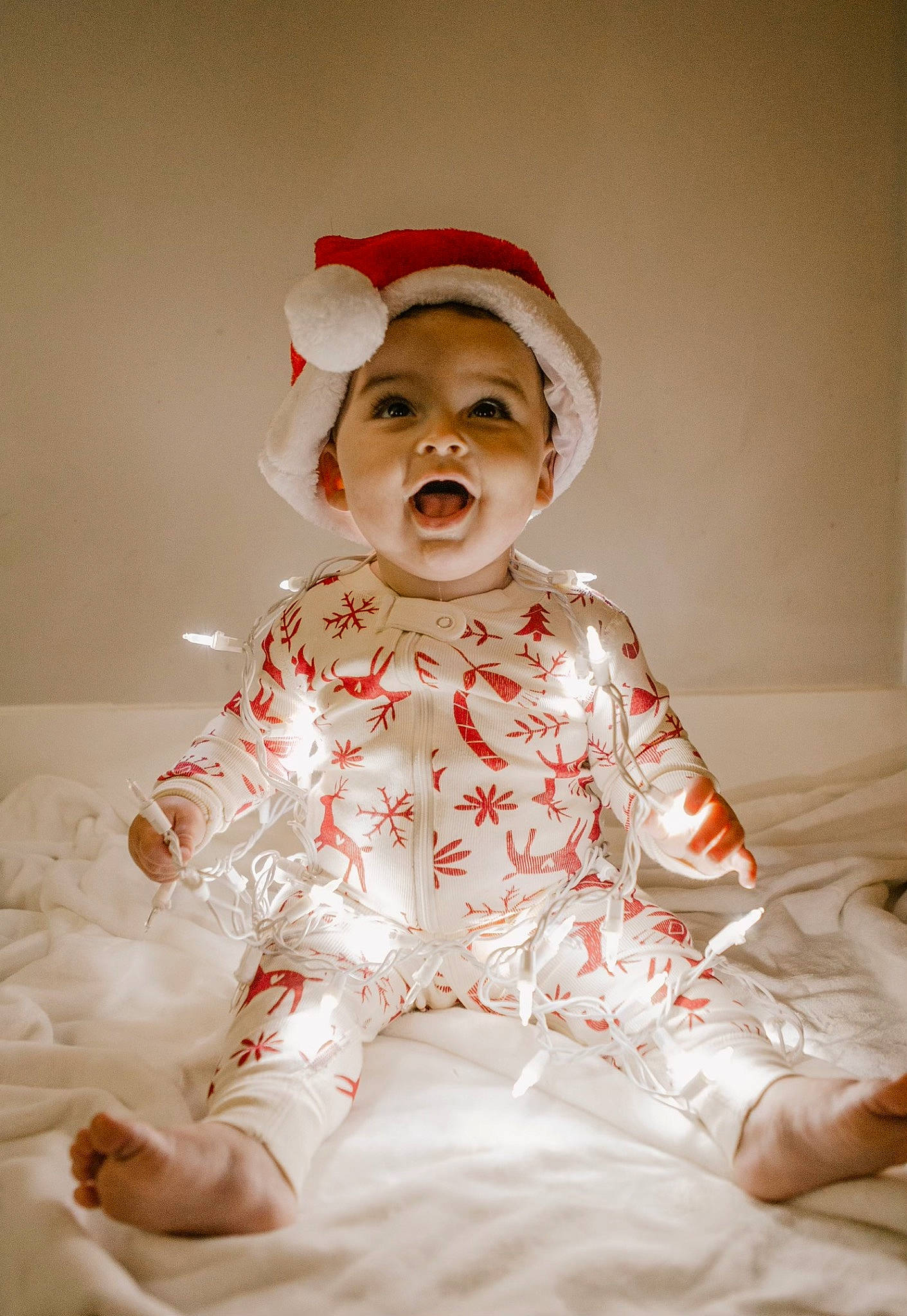 Banks is registered to the contest to win money with this photo: baby, baby_toddler_clothing, carmine, child, collar, comfort, costume_hat, flash_photography, fun, happy, hat, head, lip, pattern, person, petal, pink, sitting, sleeve, sun_hat