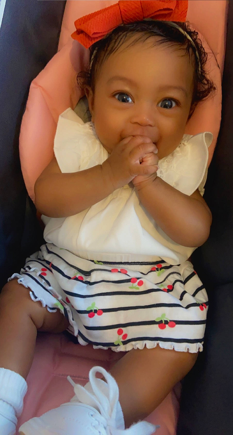 Yuri is registered to the contest to win money with this photo: arm, cheek, chin, eye, face, facial_expression, hair, hairstyle, hand, head, joint, leg, lip, mouth, muscle, nose, person, shoulder, skin, stomach