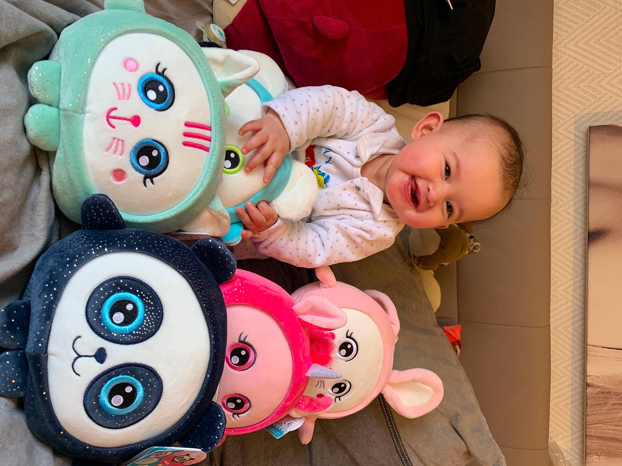 Aryana participe au concours pour gagner de l'argent avec cette photo : baby, baby_toddler_clothing, cheek, eye, face, facial_expression, happy, head, headgear, joy, mammal, mouth, nose, people, person, pink, product, skin, smile, textile