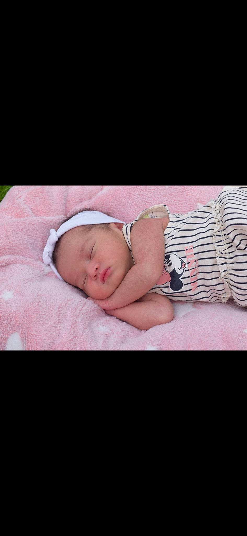 Aryana participe au concours pour gagner de l'argent avec cette photo : baby, baby_sleeping, baby_toddler_clothing, cap, child, comfort, facial_expression, flash_photography, happy, magenta, mammal, pattern, person, pink, shorts, skin, sleeve, textile, thigh, toddler