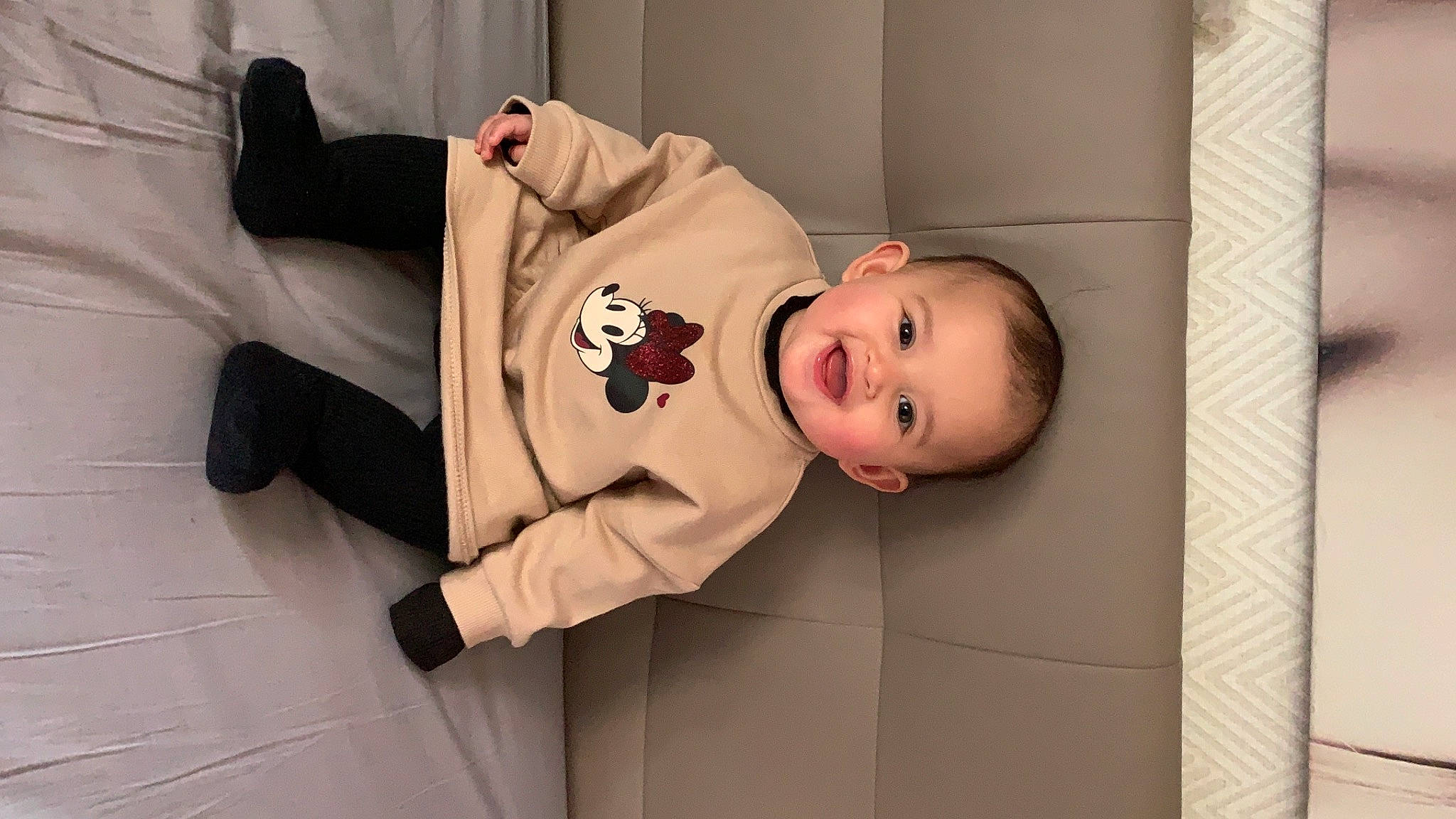 Aryana participe au concours pour gagner de l'argent avec cette photo : baby, baby_laughing, baby_safety, baby_toddler_clothing, cheek, child, collar, comfort, facial_expression, flash_photography, flooring, happy, hat, joy, person, room, sitting, sleeve, smile, suit