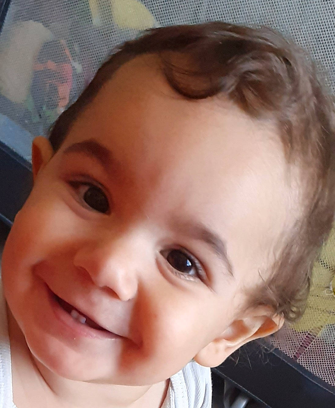 Lorenzo a rejoint le concours — aidez-le/la à gagner de superbes lots ! baby, cheek, child, close_up, ear, eyebrow, eyelash, forehead, fun, gesture, happy, iris, jaw, joy, lip, mouth, nose, person, selfie, skin