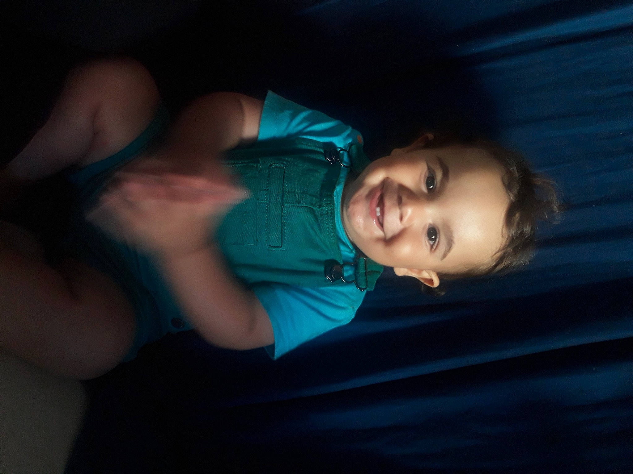 Lorenzo participe au concours pour gagner de l'argent avec cette photo : arm, beauty, black_hair, child, comfort, cool, elbow, electric_blue, eye, flash_photography, fun, gesture, hand, happy, joy, mouth, nose, person, skin, tints_and_shades