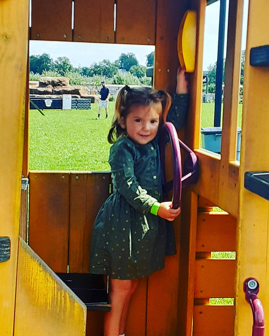 Aurora is registered to the contest to win money with this photo: beauty, door, facial_expression, fashion, fun, hairstyle, happy, human, human_settlement, joy, leisure, person, plant, public_space, skin, standing, thigh, tints_and_shades, toddler, travel