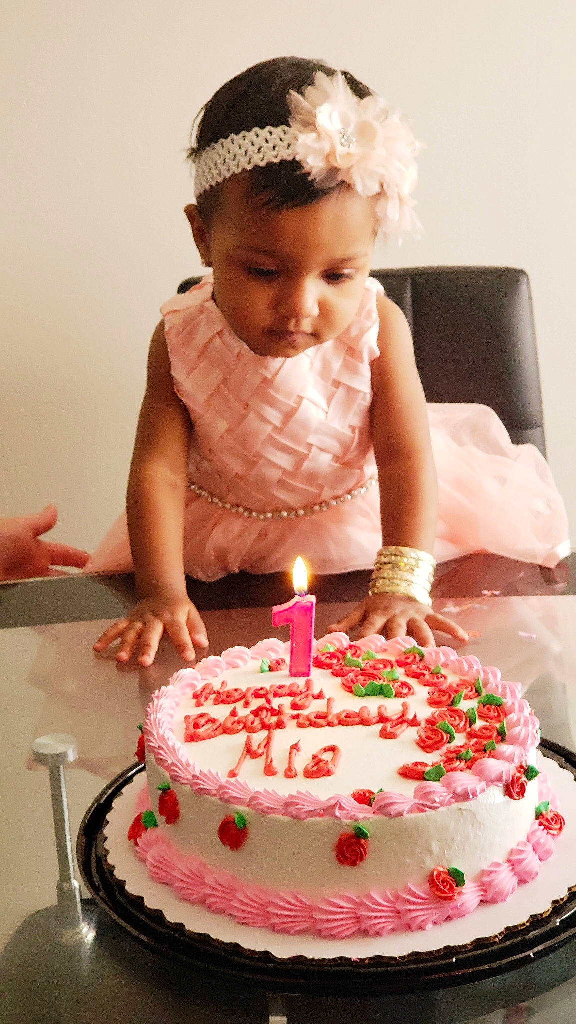 Mia is registered to the contest to win money with this photo: baked_goods, baking, birthday, birthday_cake, buttercream, cake, cake_decorating, child, dessert, fondant, food, icing, party, pasteles, person, pink, royal_icing, sugar_cake, sugar_paste, sweetness