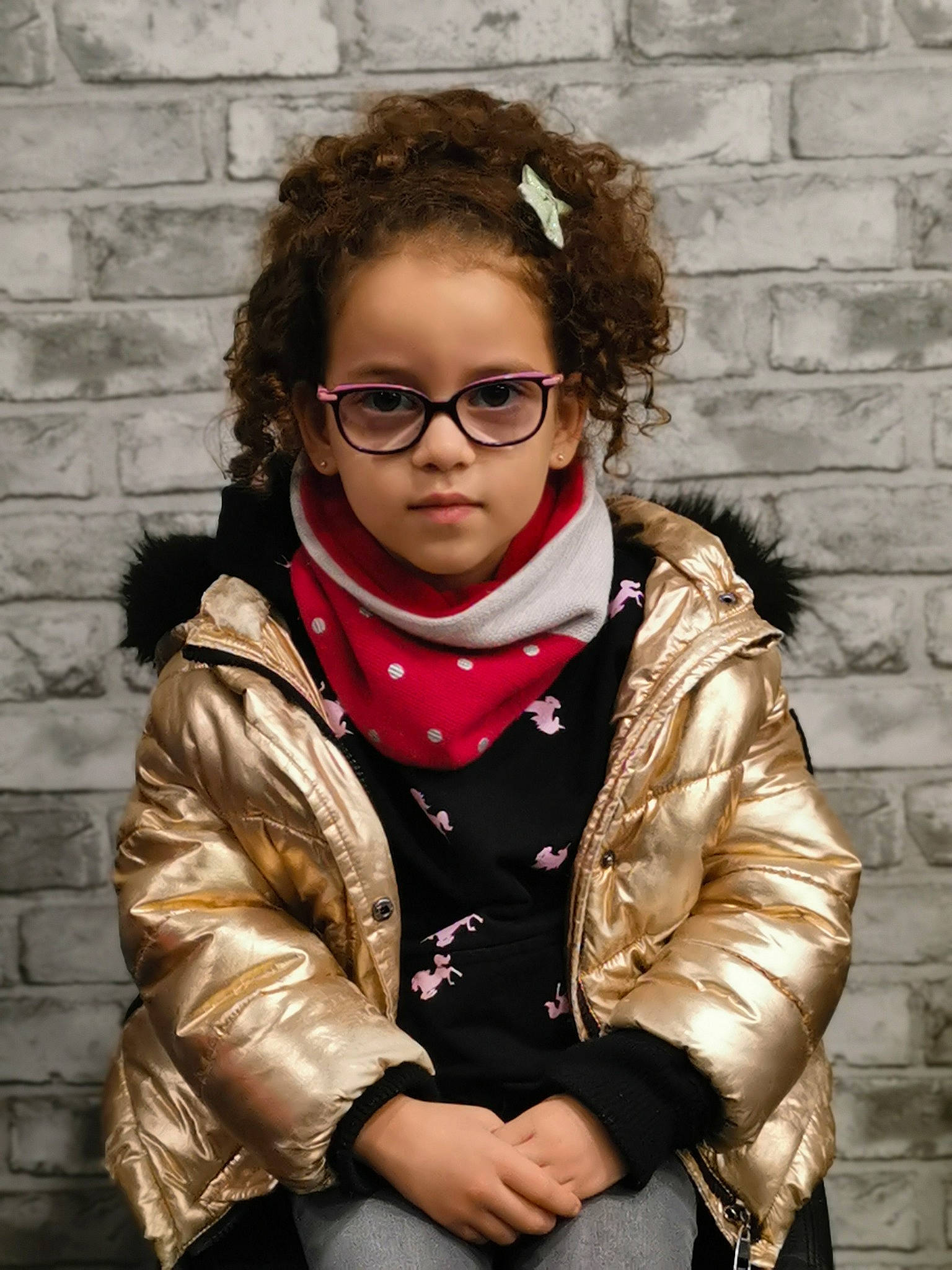 Lyaah a rejoint le concours — aidez-le/la à gagner de superbes lots ! brick, cheek, clothing, collar, cool, eye, eyewear, flash_photography, hair, hairstyle, head, jacket, leather_jacket, lip, neck, outerwear, person, photograph, sleeve, vision_care