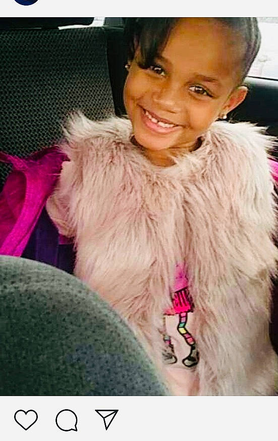 Tyleah is registered to the contest to win money with this photo: beauty, blond, ear, fashion, fashion_accessory, fur, fur_clothing, hair, hairstyle, headwear, human, joy, lip, long_hair, neck, outerwear, person, photography, pink, selfie