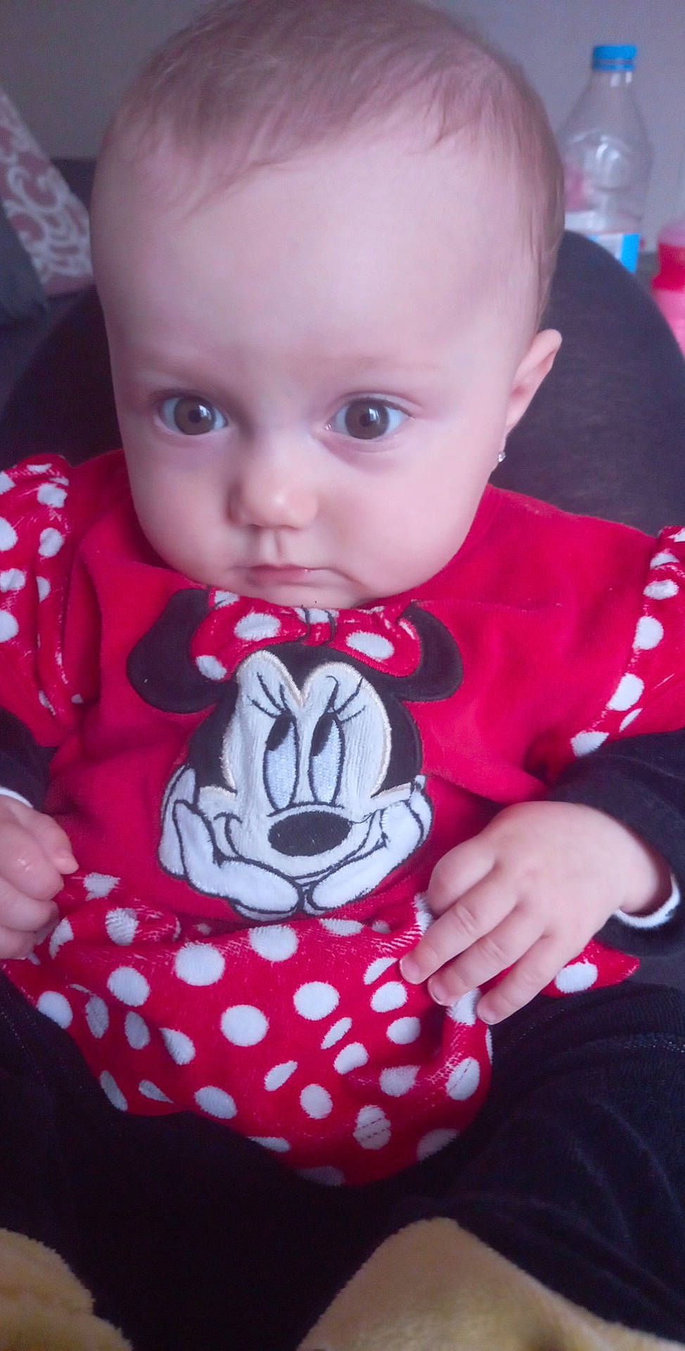 Assya a rejoint le concours — aidez-le/la à gagner de superbes lots ! arm, baby, baby_toddler_clothing, cheek, dress, facial_expression, happy, head, iris, lip, mouth, nose, people, person, pink, red, skin, sleeve, t_shirt, toddler