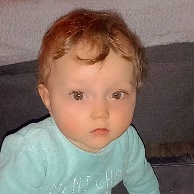 Assya a rejoint le concours — aidez-le/la à gagner de superbes lots ! baby, baby_toddler_clothing, cheek, chin, ear, eye, eyebrow, eyelash, face, forehead, happy, head, iris, jaw, lip, nose, person, skin, sleeve, t_shirt