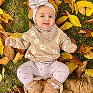 Brune a rejoint le concours — aidez-le/la à gagner de superbes lots ! autumn, baby, boots, bow, child, cozy, cute, dog, fall_leaves, grass, happy, headband, knitwear, nature, outdoor, pet, playful, seasonal, smiling, young_child