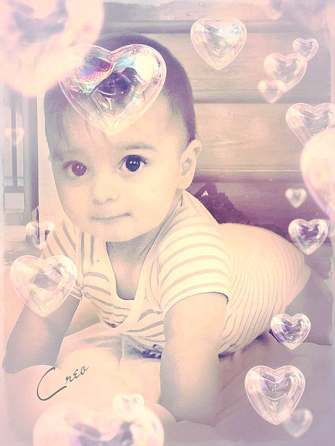 Noé a rejoint le concours — aidez-le/la à gagner de superbes lots ! baby, cheek, child, cloud, daughter, ear, eye, face, forehead, happy, head, monochrome, nose, person, photography, skin, smile, snapshot, toddler, white