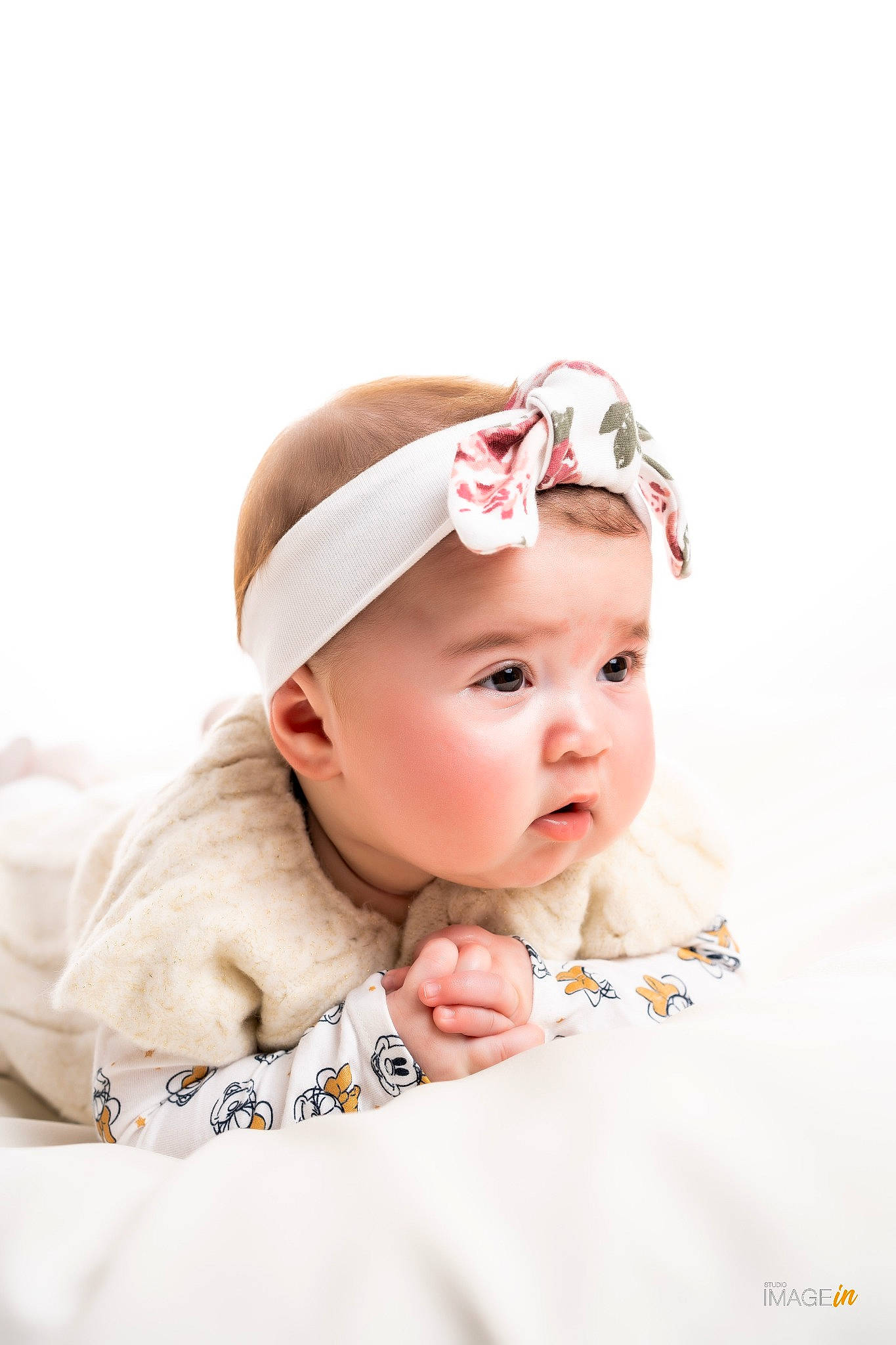 Aalya a rejoint le concours — aidez-le/la à gagner de superbes lots ! baby, baby_toddler_clothing, cap, cheek, child, collar, comfort, eyelash, fashion_accessory, flash_photography, hair_accessory, happy, hat, headband, headpiece, headwear, lip, pattern, person, portrait_photography