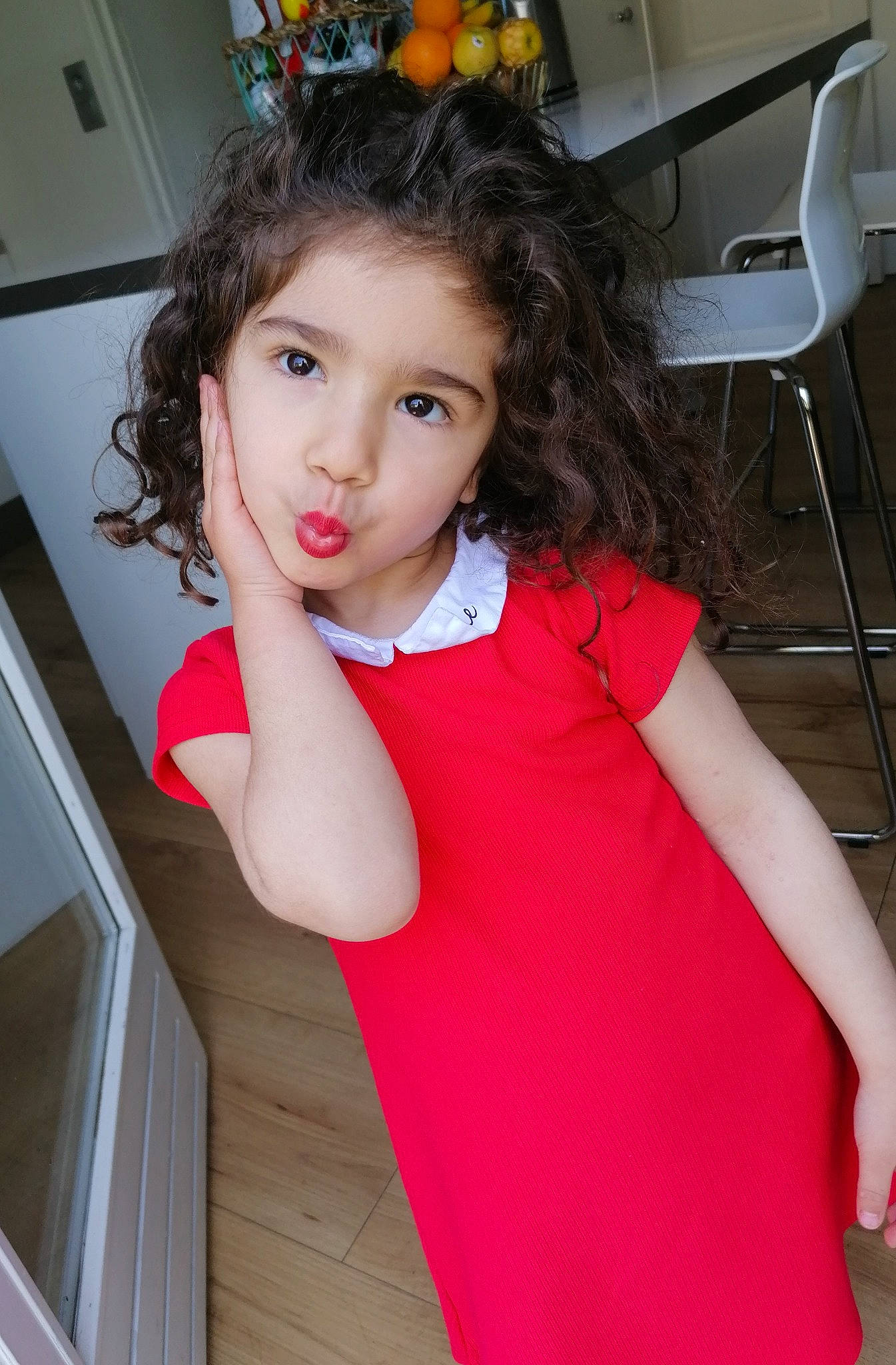 Elyana a rejoint le concours — aidez-le/la à gagner de superbes lots ! beauty, black_hair, chair, chin, dress, eyelash, fashion_design, flash_photography, hair, hairstyle, joint, lip, one_piece_garment, person, shoulder, skin, sleeve, standing, thigh, waist