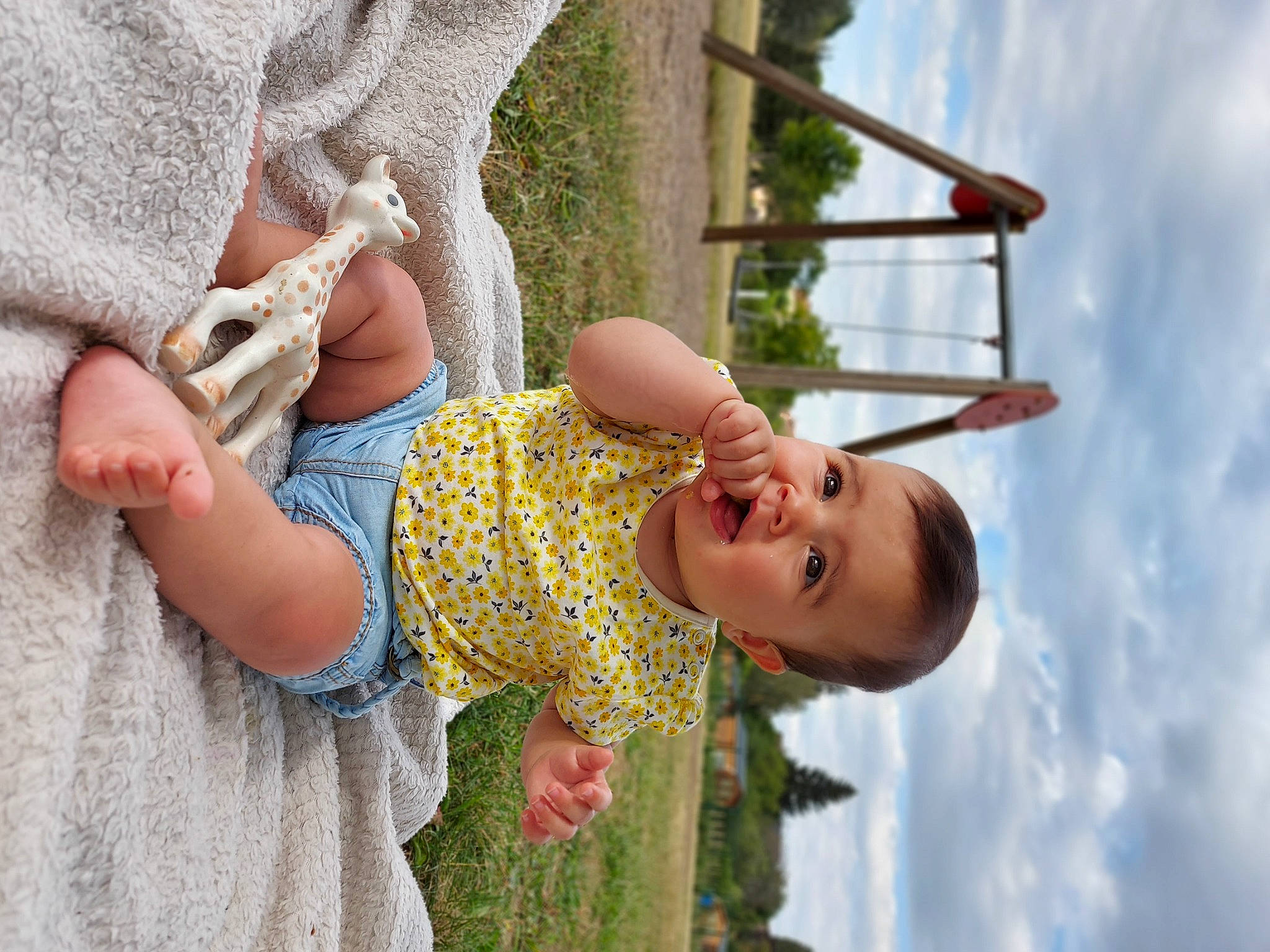 Elya participe au concours pour gagner de l'argent avec cette photo : baby, child, happy, person, photography, toddler