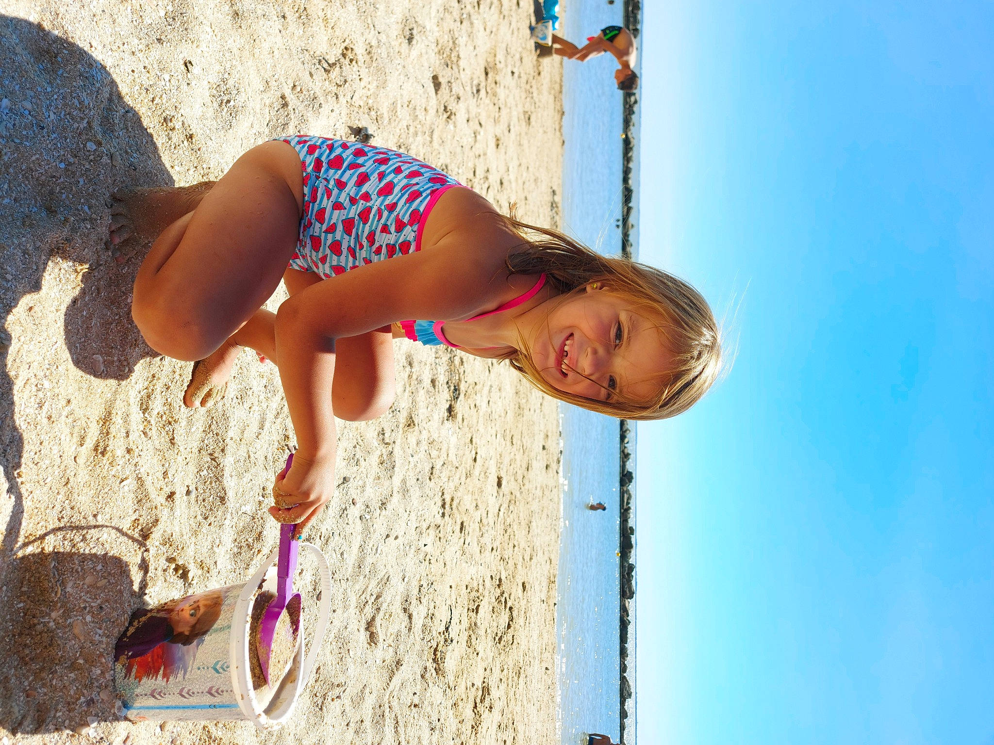 Nëlyana participe au concours pour gagner de l'argent avec cette photo : beauty, fun, happy, joy, leg, leisure, person, smile, summer, vacation