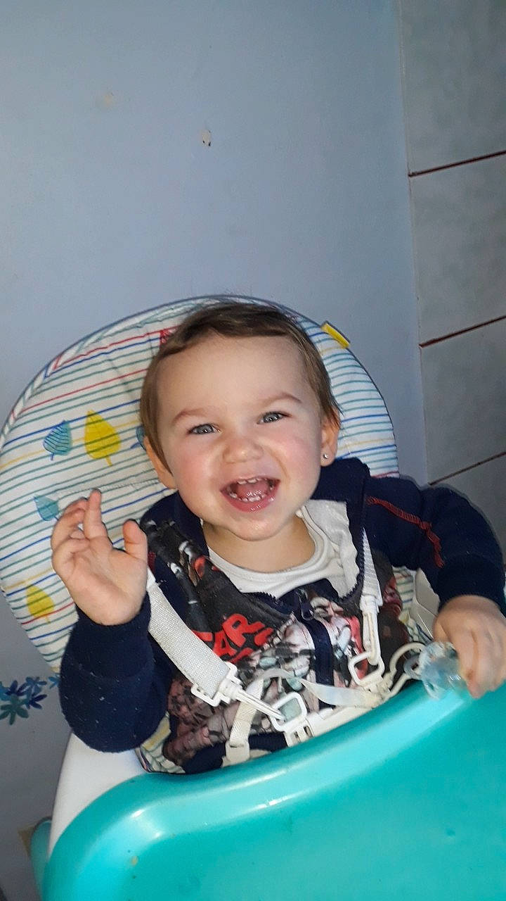 Dawson a rejoint le concours — aidez-le/la à gagner de superbes lots ! baby, child, fun, joy, person, smile, toddler