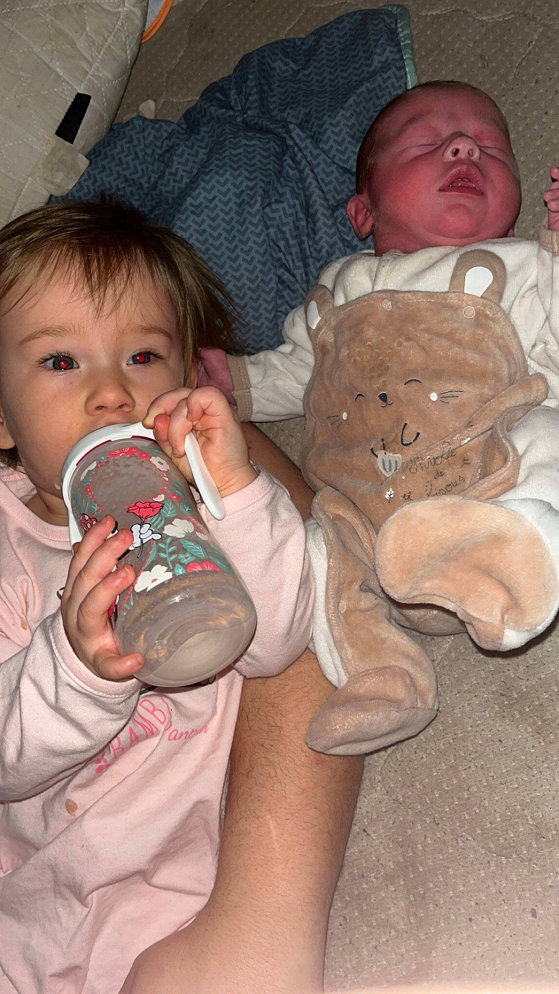 Noëlla a rejoint le concours — aidez-le/la à gagner de superbes lots ! baby, baby_toddler_clothing, cheek, child, comfort, eye, face, facial_expression, finger, foot, happy, head, human_body, lap, leg, mouth, nose, organ, person, skin