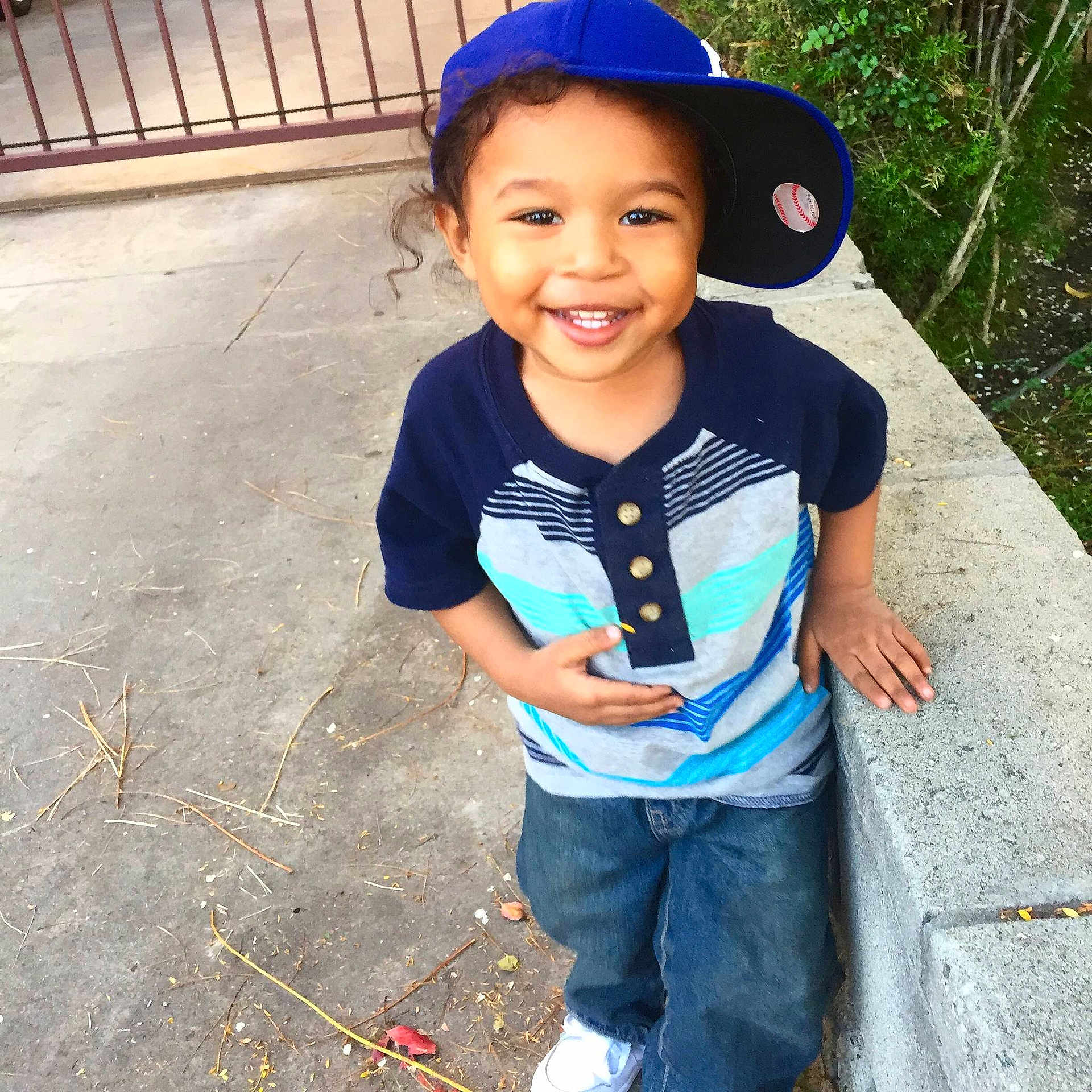 Lamont is registered to the contest to win money with this photo: