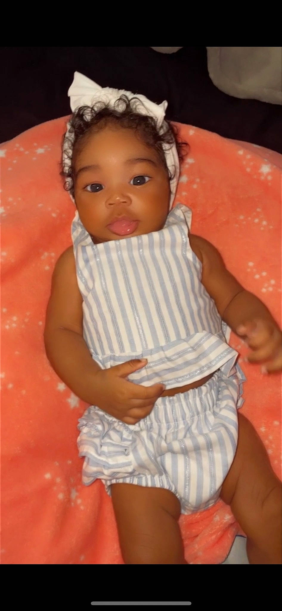 Dream is registered to the contest to win money with this photo: baby, baby_toddler_clothing, cheek, eye, eyebrow, eyelash, face, finger, hairstyle, head, lip, muscle, neck, person, pink, skin, sleeve, thigh, thumb, toddler