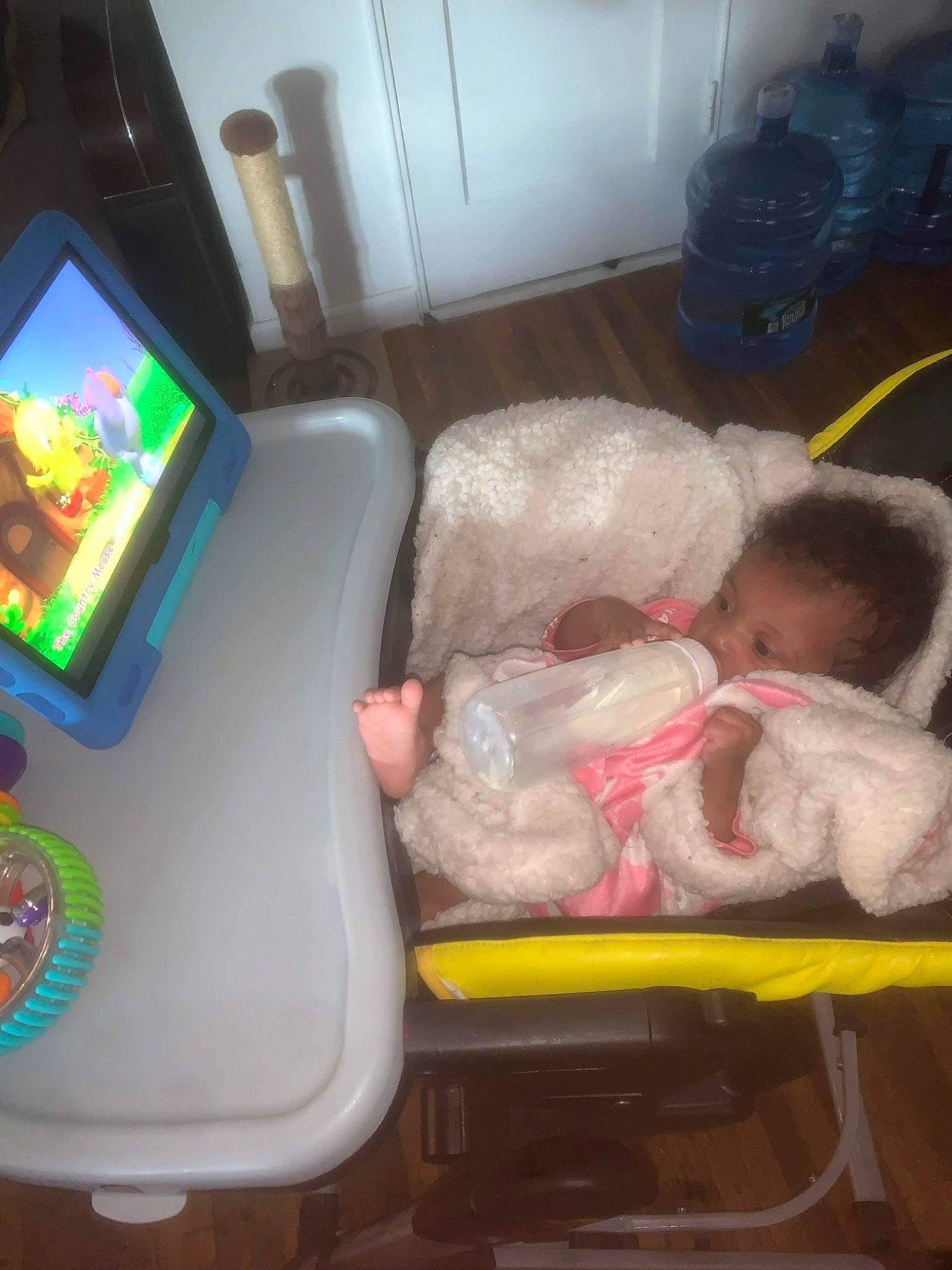 Gabriella is registered to the contest to win money with this photo: air_travel, arcade_game, baby, baby_products, car_seat, child, comfort, display_device, flesh, fun, gadget, machine, multimedia, person, plastic, product, recreation, room, toddler, video_game_arcade_cabinet