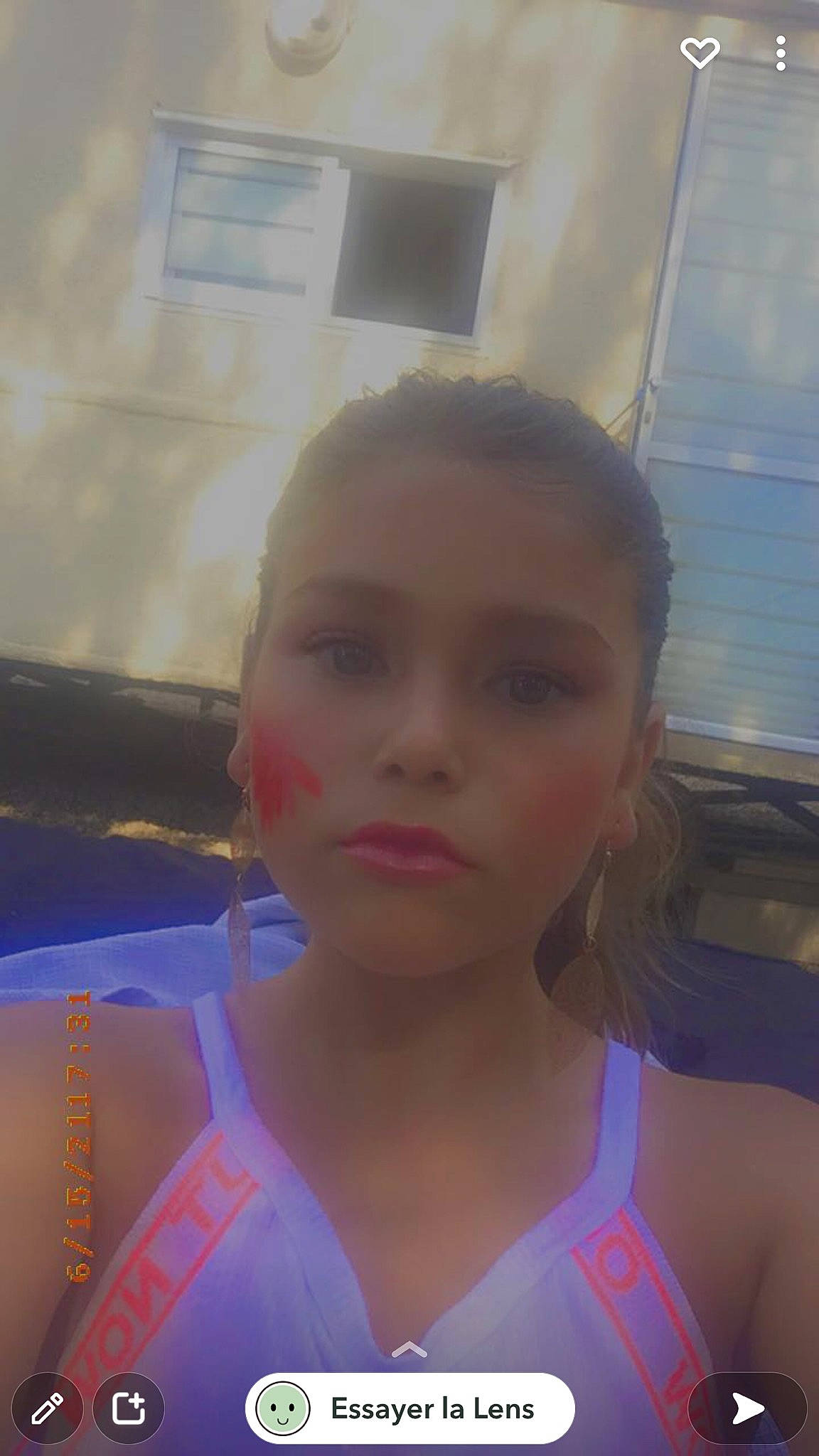 Dolores a rejoint le concours — aidez-le/la à gagner de superbes lots ! active_tank, brown_hair, chest, electric_blue, eyewear, forehead, fun, happy, human_body, human_leg, jaw, leisure, lip, long_hair, mouth, neck, nose, person, selfie, swimwear