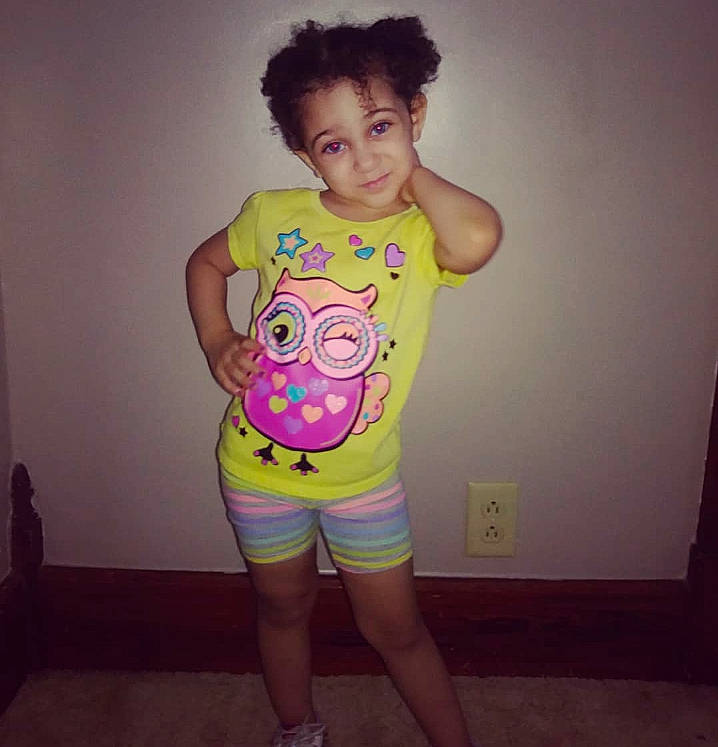 Jersie is registered to the contest to win money with this photo: baby_toddler_clothing, child, clothing, cool, person, pink, play, sleeve, smile, standing, t_shirt, toddler, top, yellow