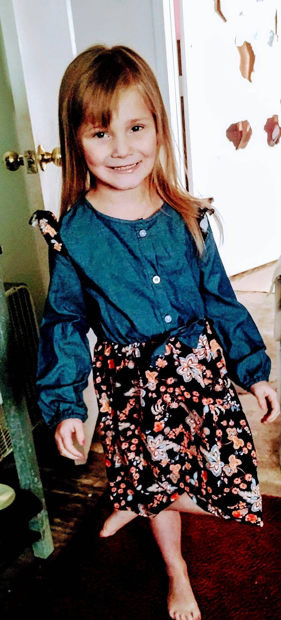 Karson is registered to the contest to win money with this photo: bangs, beauty, collar, day_dress, dress, face, fashion_design, formal_wear, hair, hairstyle, joy, neck, one_piece_garment, outerwear, pattern, person, shoulder, sleeve, smile, t_shirt