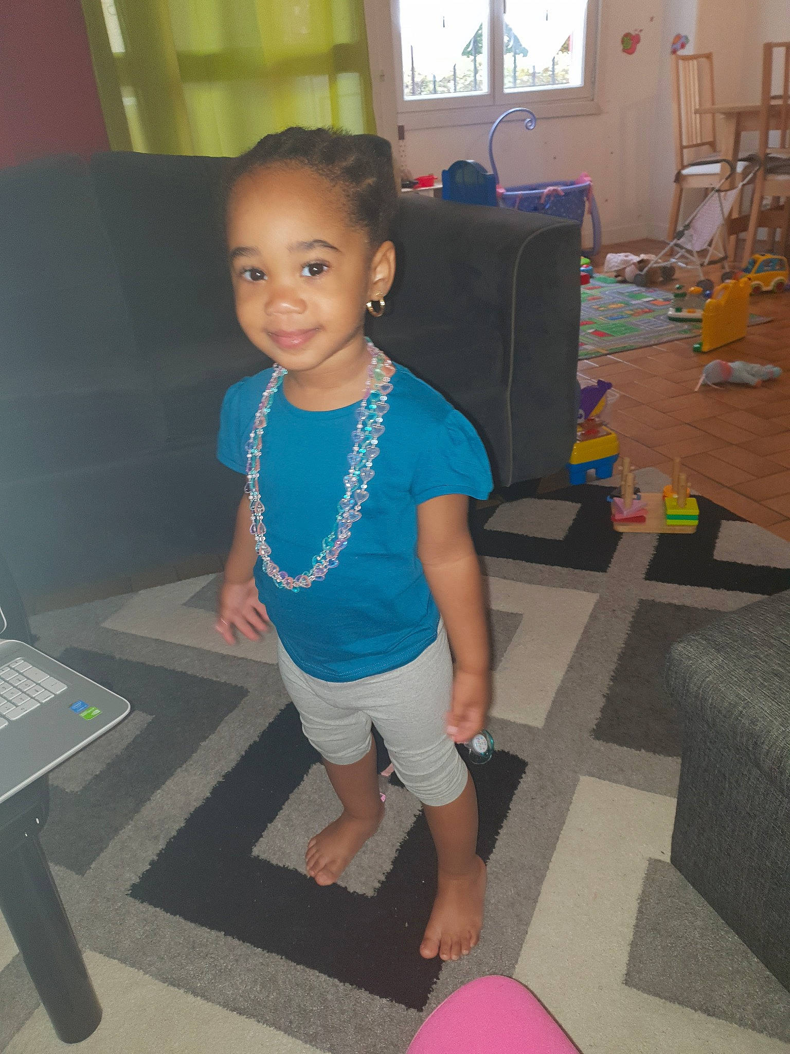 Nayah a rejoint le concours — aidez-le/la à gagner de superbes lots ! arm, child, day, design, fun, girl, hairstyle, joy, leg, person, play, product, room, shoulder, sitting, skin, smile, standing, textile, toddler