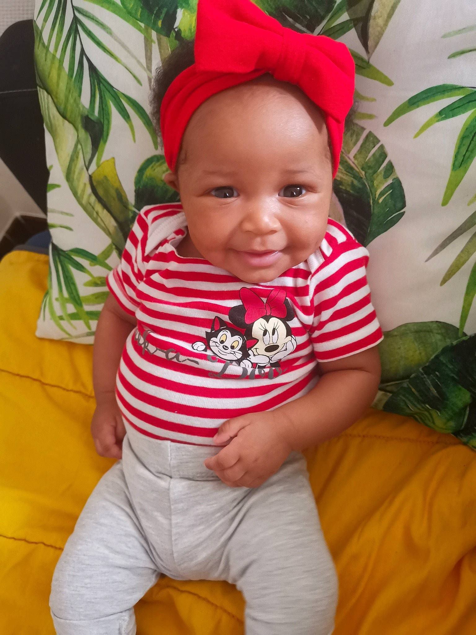 Meïnslee participe au concours pour gagner de l'argent avec cette photo : baby, baby_products, baby_toddler_clothing, child, headgear, person, smile, toddler