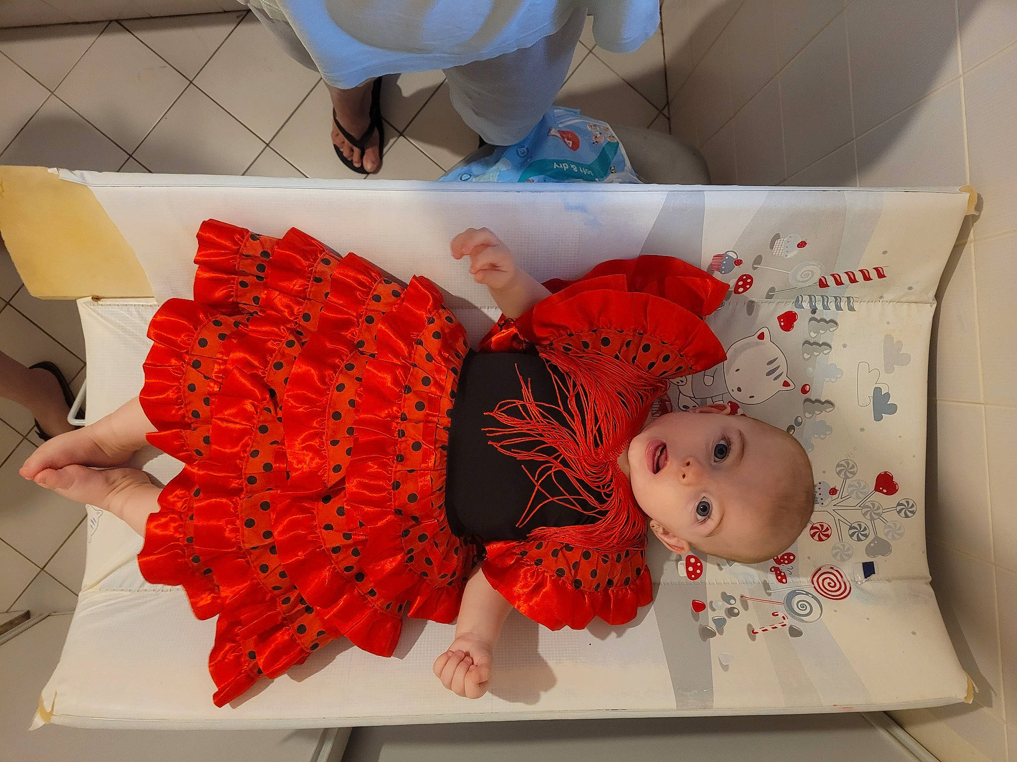 Ruby a rejoint le concours — aidez-le/la à gagner de superbes lots ! art, baby_products, carmine, comfort_food, creative_arts, cuisine, fashion_accessory, font, linens, orange, paper, paper_product, pattern, peach, person, petal, plant, recipe, room, surprise