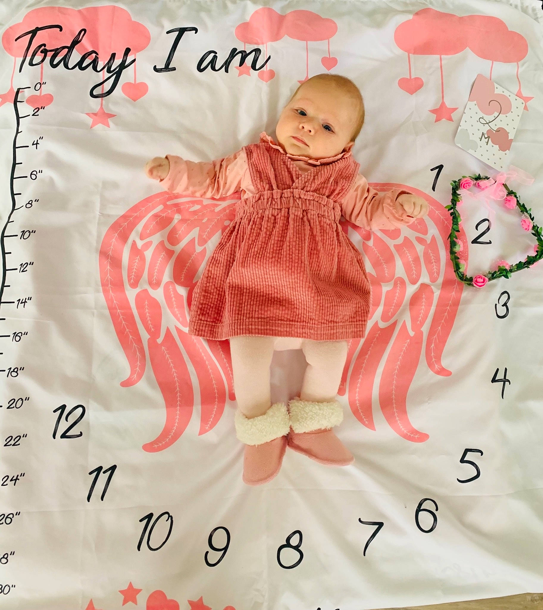 Leïna participe au concours pour gagner de l'argent avec cette photo : art, baby_toddler_clothing, carmine, drawing, fictional_character, font, happy, illustration, magenta, paper, pattern, peach, person, pink, rectangle, sitting, sleeve, teddy_bear, textile, toddler