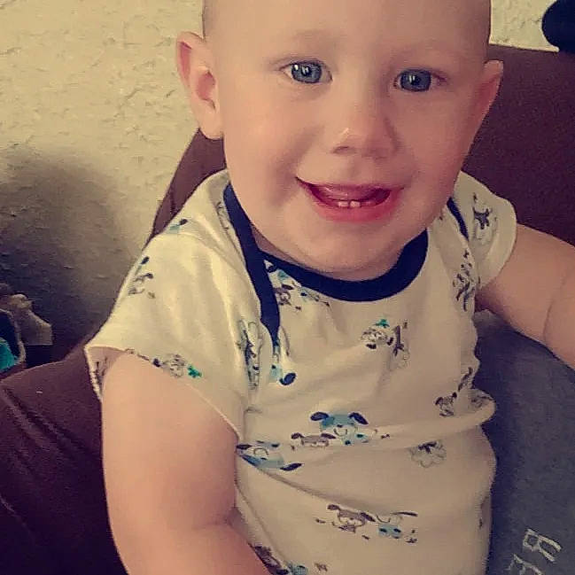 Cannon joined the competition — help win amazing prizes! cheek, chin, cloud, ear, eye, eyebrow, facial_expression, forehead, hairstyle, hand, head, headwear, human, joy, lip, mouth, nose, organ, outerwear, person