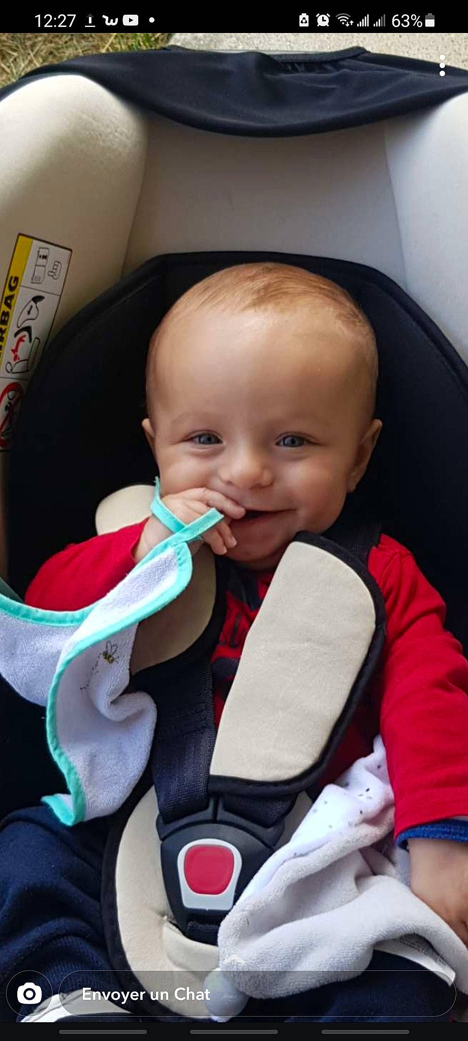 Mehdi participe au concours pour gagner de l'argent avec cette photo : baby, baby_carriage, baby_toddler_clothing, cheek, child, comfort, face, facial_expression, finger, happy, head, joy, lip, mouth, nail, nose, person, seat_belt, skin, smile